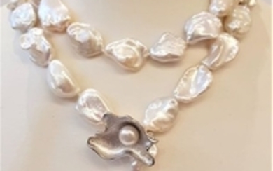 NO RESERVE PRICE - 925 Silver - 16x17mm Freshwater Pearls - Necklace