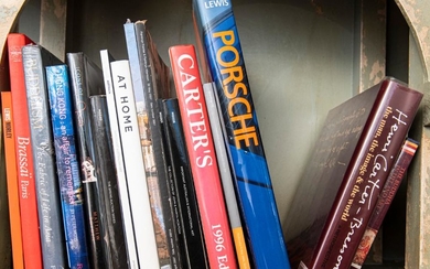 A SHELF OF COFFEE TABLE BOOKS INCLUDING ART AND OTHER REFERENCE