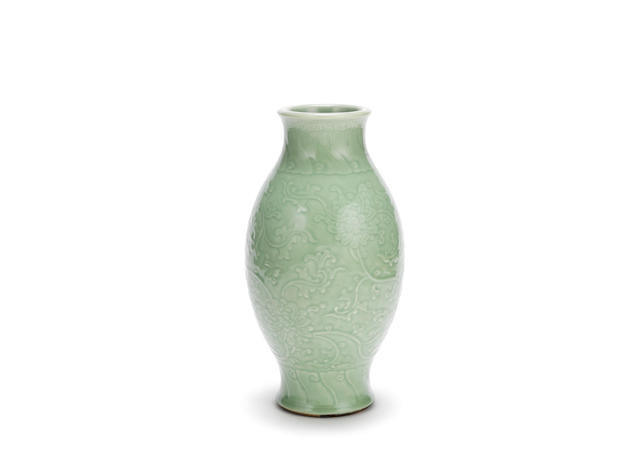 A carved celadon-glazed 'lotus' vase, ganlanping