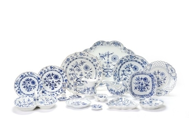 “ Zwibelmuster” Meissen and Stads Meissen porcelain service decorated in underglaze blue. Germany 20th century. (64)
