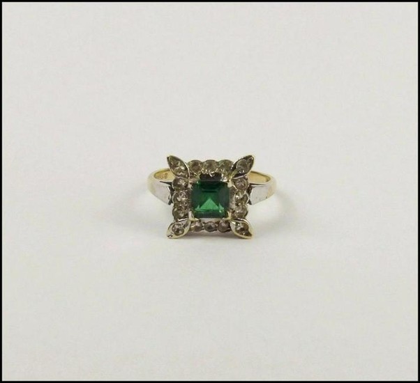 9ct Yellow Gold Russian Diopside & Glass Ring UK Size M