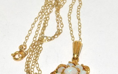 9ct gold ladies Opal cluster pendant necklace with a chain 4...