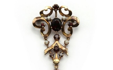 A 9ct gold garnet brooch pendant