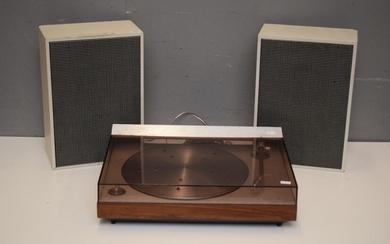 A BANG & OLUFSEN VINYL PLAYER WITH SPEAKERS (A/F) (LEONARD JOEL DELIVERY SIZE: MEDIUM)
