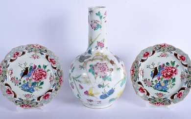 A CHINESE REPUBLICAN PERIOD FAMILLE ROSE PORCELAIN VASE
