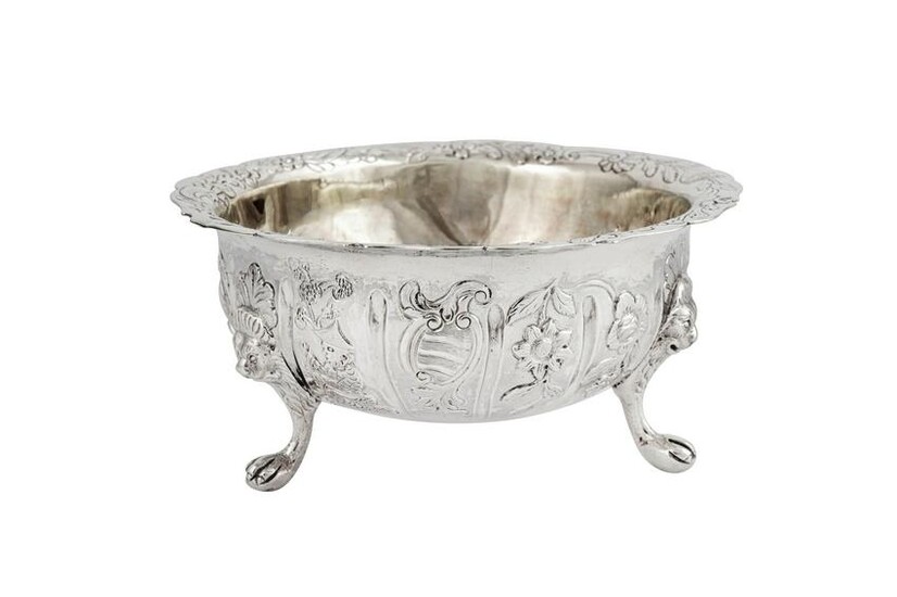 A George III sterling silver sugar bowl, London 1819 by