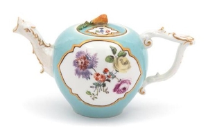A Miniature Meissen Porcelain Teapot Height 2 3/8