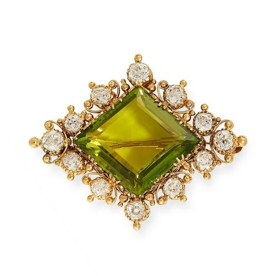 A PERIDOT AND DIAMOND BROOCH, EARLY 20TH CENTURY in