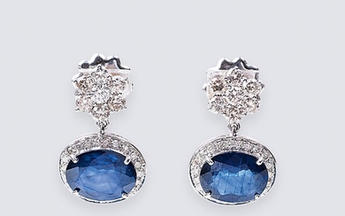A Pair Sapphire Diamond Earring.