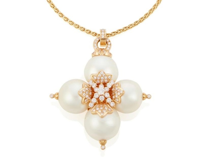 A South Sea cultured pearl and diamond pendant necklace