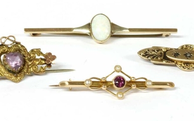 A gold garnet and split pearl bar brooch