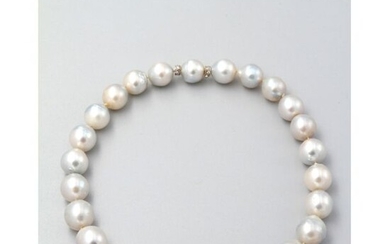 A necklace made of 25 baroque South Sea pearls, diamond clasp.x000D_