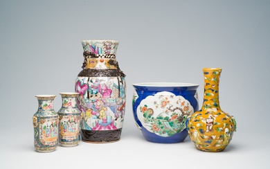 A varied collection of Chinese famille rose, famille verte and polychrome porcelain, 19th/20th C.