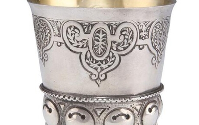 AN EARLY 18TH CENTURY GERMAN SILVER BEAKER CUP