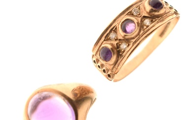 Amethyst cabochon 9ct gold ring, and an amethyst and diamond 9ct gold ring (2)