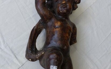 An angel in stained carved wood. Period: end of the 17th century. Height: 60 cm.