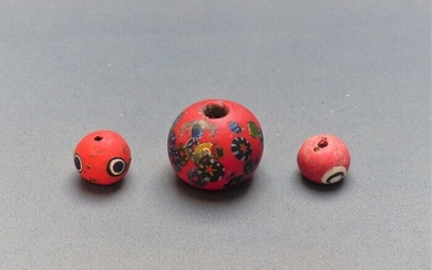 Ancient Roman Glass Interesting collection of three ancient glass beads - 31×26×26 mm - (1)
