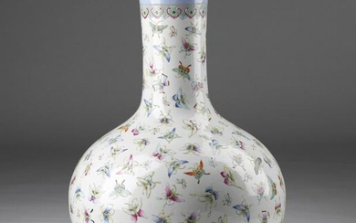 Arte Cinese A monumental tianchuping globular vase