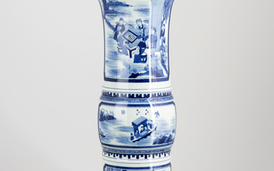 Blue and white vase in the shape of an archaic GU, huagu, in Kangxi style.