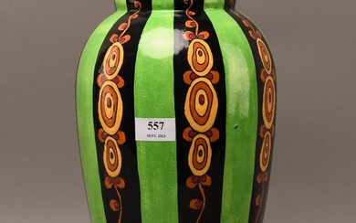 Boch La Louvière Vase Art déco en faïence polychrome. D787. Hauteur : 41 cm.
