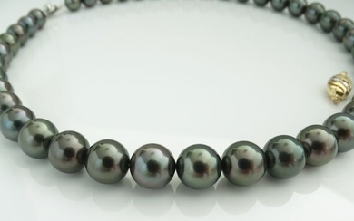 Certified Aurora LAGOON - Tahitian Pearls, Highest Quality - Green, 8.5 X 10.7 mm - 14 kt. Gold - Necklace - Diamonds