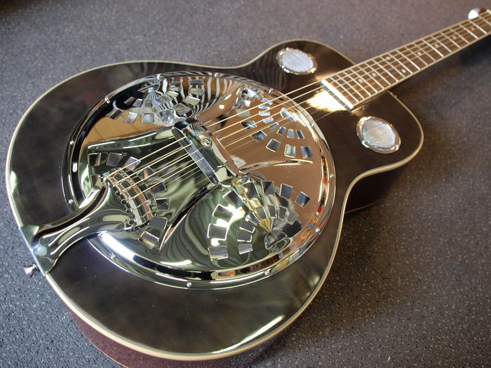 ChS - Spider Resonator, kleur Blackburst, met hoes, Dobro-model - Resophonic guitar