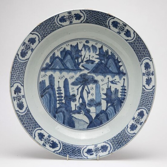 Charger - Blue and white - Porcelain - A Large Blue And White Landscape Charger- China - Jiajing (1522-1566)