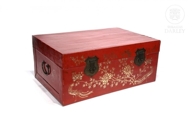 Chinese trunk red lacquered, 20th c.