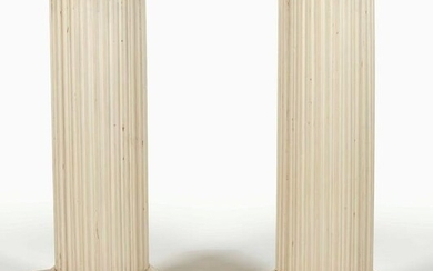 Coppia di colonne scanalate in legno laccato color