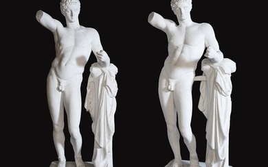 Coppia di sculture raffiguranti figure maschili in posa classica (da "Parsifal")