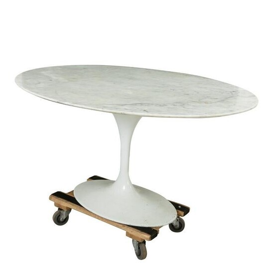 Eero Saarinen Style - Marble Table