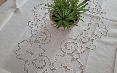 Elegant pure linen tablecloth x12 with hand carving and full stitch embroidery - 270 x 175 cm - Linen