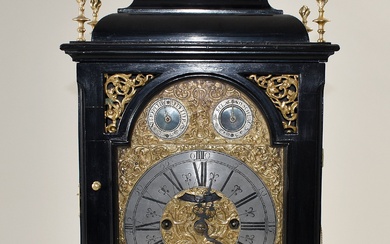 Fine horloge de stock. Boîtier en bois ébonisé (sans aiguilles) avec éléments décoratifs en bronze...