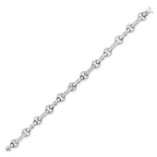 GARRARD, A DIAMOND BRACELET in 18ct white gold, comprising a series of diamond set links, twisted
