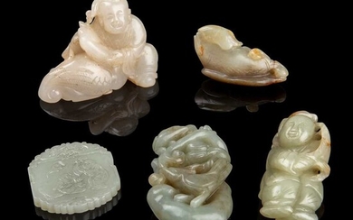 GROUP OF FIVE JADE PIECES 19TH-20TH CENTURY