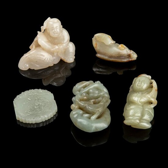 GROUP OF FIVE JADE PIECES 19TH-20TH CENTURY