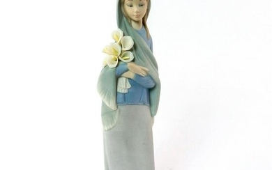 Girl with Calla Lilies 01014650 - Lladro Porcelain