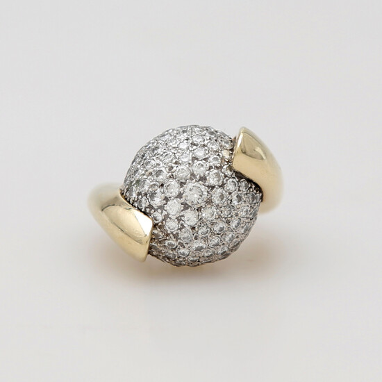 Gold ring with diamonds pavé semi-sphere.