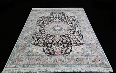 HAND KNOTTED PERSIAN TABRIZ SILK RUG