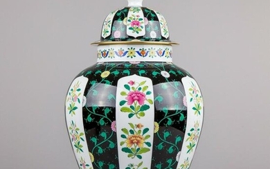 Herend Siang Noir Black Dynasty Huge Lidded Urn Vase in