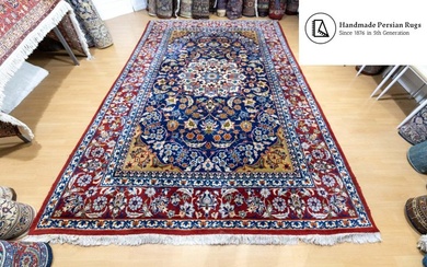 Isfahan - Carpet - 319 cm - 215 cm