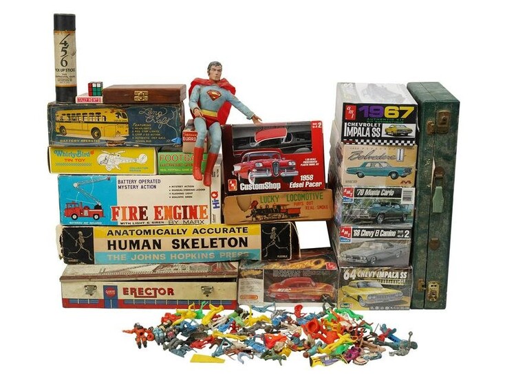 LARGE COLLECTION OF VARIOUS VINTAGE TOYS