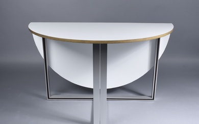 LIGNE ROSET Table console à plateau circulaire pliant lamidfié blanc, le piètement droit articulé en...