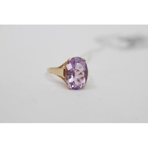 Ladies 9ct Gold Claw Set Amethyst ring 3.3g total weight