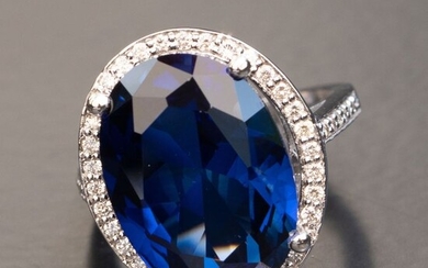 Large Sapphire Diamond Ring - 14 kt. White gold - Ring - 19.00 ct Sapphire - 0.56ct Diamonds D-F/VS