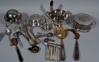 Lot en métal argenté comprenant fourchettes... - Lot 57 - Actéon - Compiègne Enchères