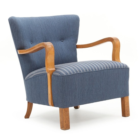 Louis G. Thiersen: Easy chair with elm frame. Upholstered with blue and striped wool. Button fitted back. Made by Louis G. Thiersen.