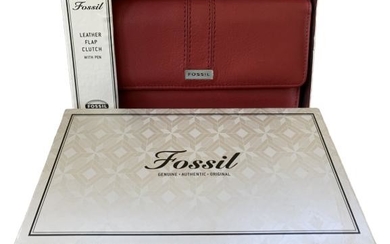 NEW IN BOX FOSSIL WINE COLORED WALLET