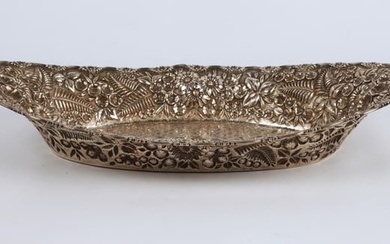 Nowland Co sterling silver bread tray, 11.57 TO
