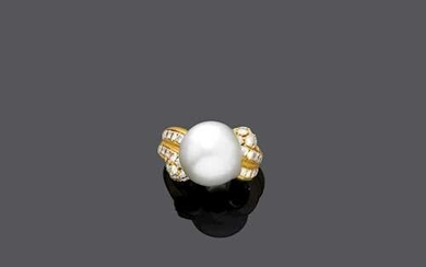 PEARL AND DIAMOND RING.